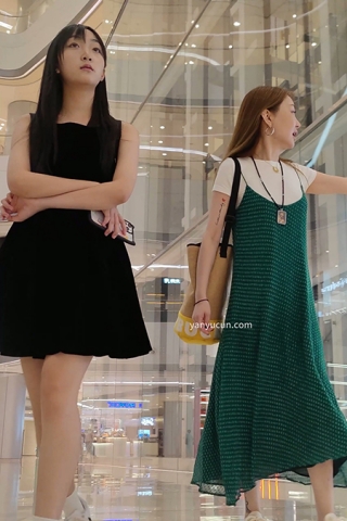 XM214黑色连衣裙小姐姐，条纹内内