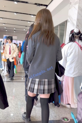 trump1262【KFC】JK制服学生妹逛街·过膝袜肉色内内前后CD