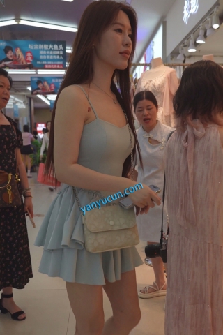 (BC-SSS-108)气质美女短裙逛街..服装店换了裙子又被拍微透白内