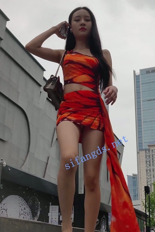 CS029【CSCD】橘色抹胸包臀裙美女，完美身材前后抄底白色窄内