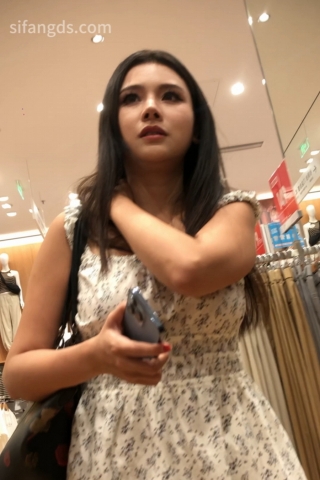 mccd048⭐【mccd】⭐ 37 白碎花连衣裙美女红色骚丁（第一部）